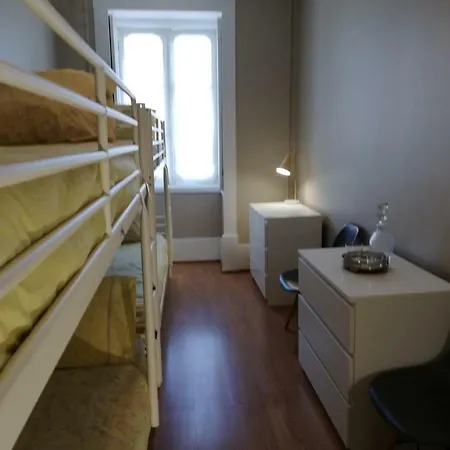 Menina Da Ria Albergue *