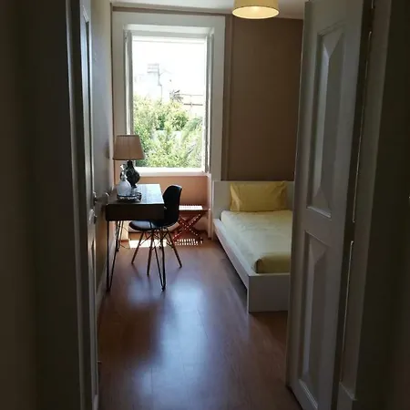 Menina Da Ria Albergue